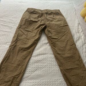 Aeropostale Women's Khaki Chinos Exelente